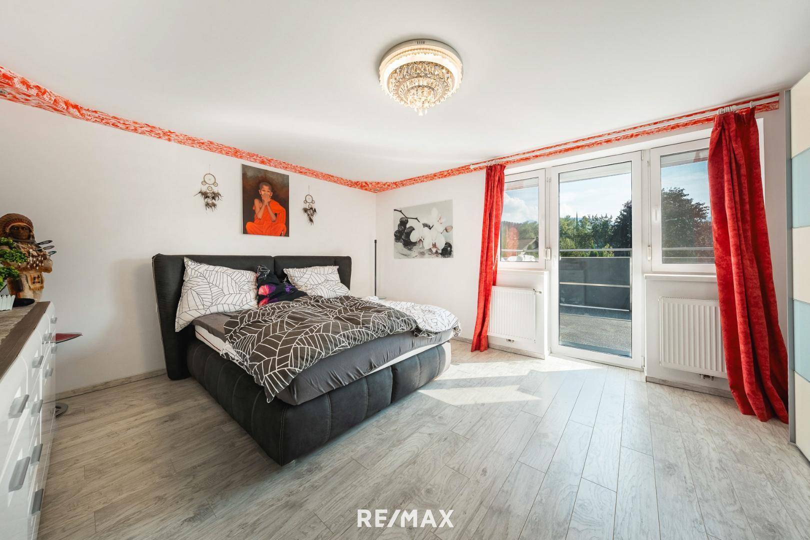 Schlafzimmer 1