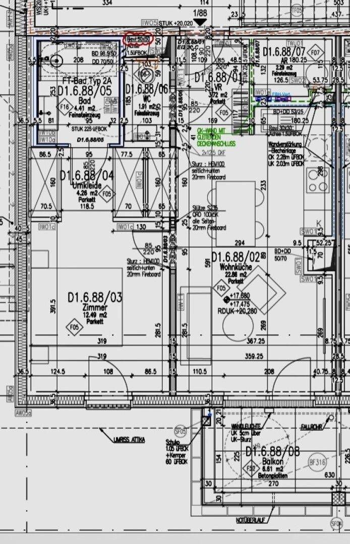 Detaillierter Grundriss einer Wohnung mit Wohnküche, Umkleidebereich und Balkon.