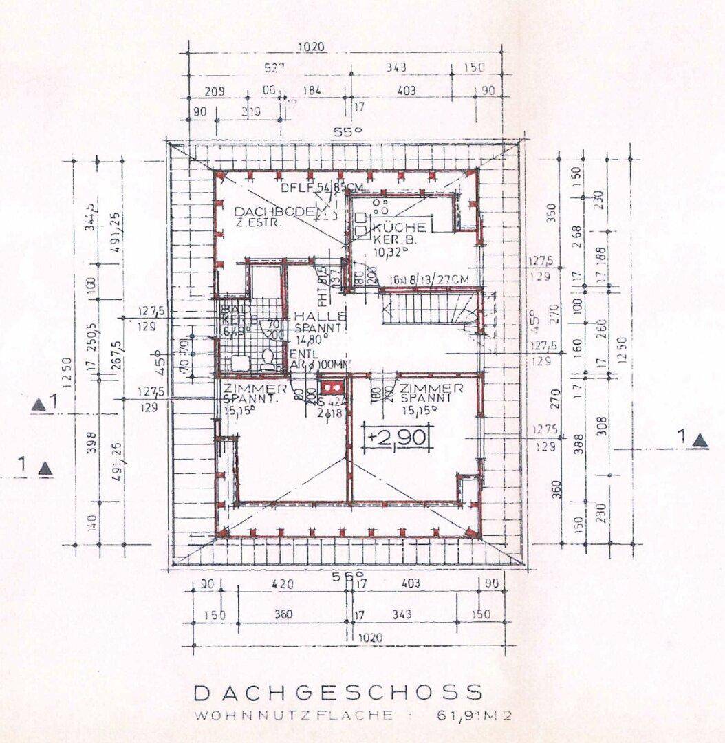 Grundriss des Dachgeschosses mit Zimmern, Küche, Diele und Dachschrägen.