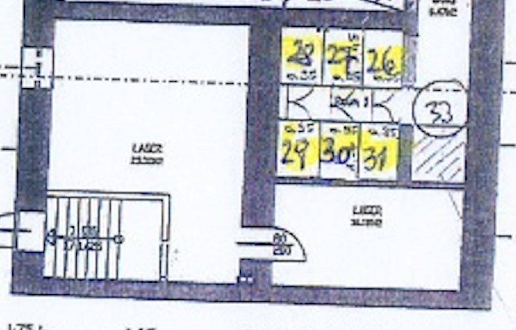 Grundriss des Kellergeschosses mit Lagerbereichen und Treppenhaus.