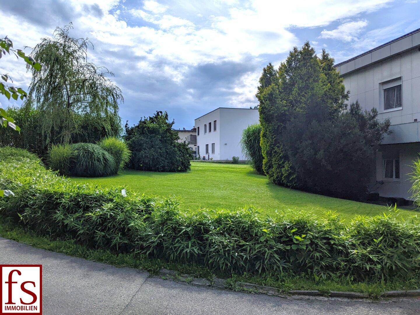 GROSSES WOHN- / GESCHÄFTSHAUS mit angebauter Halle - Ansicht 5