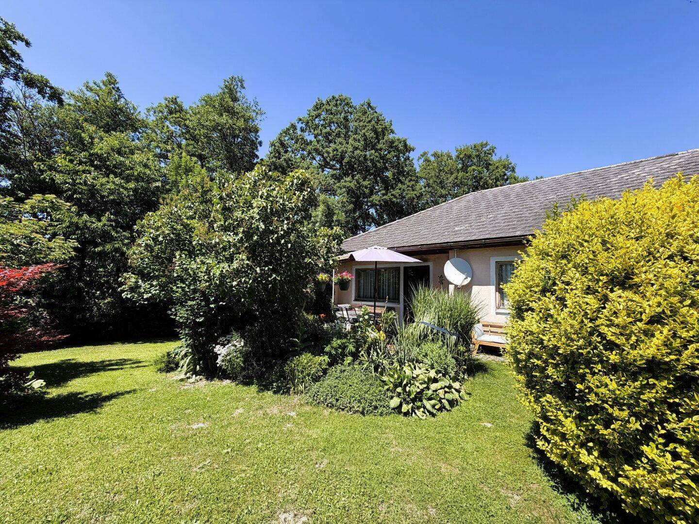 BUNGALOW im GARTENPARADIES - in ländlicher Grünlage - Ansicht 2
