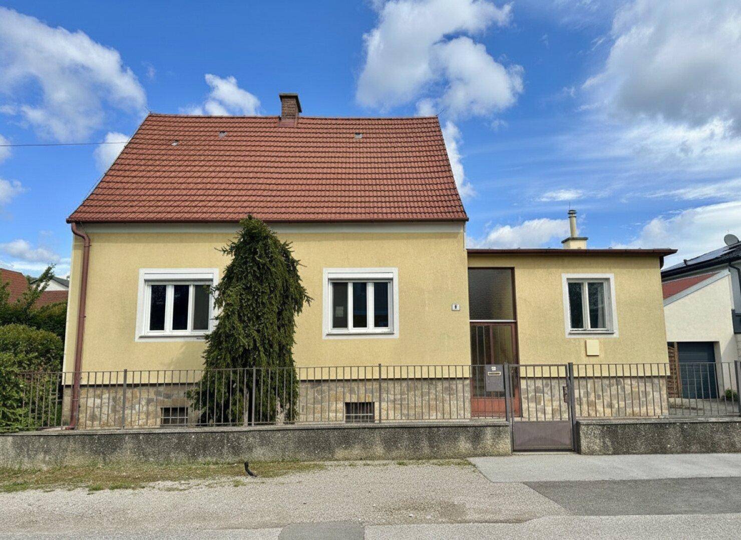 Rarität: Idyllischer, großer Garten samt Altbestand zum Sanieren! - Ansicht 2