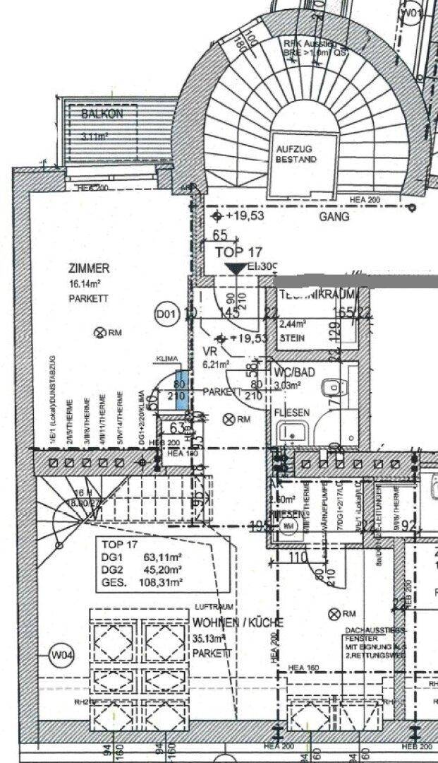 Grundrissplan einer Wohnung mit Zimmern, Bad, WC und Balkon.
