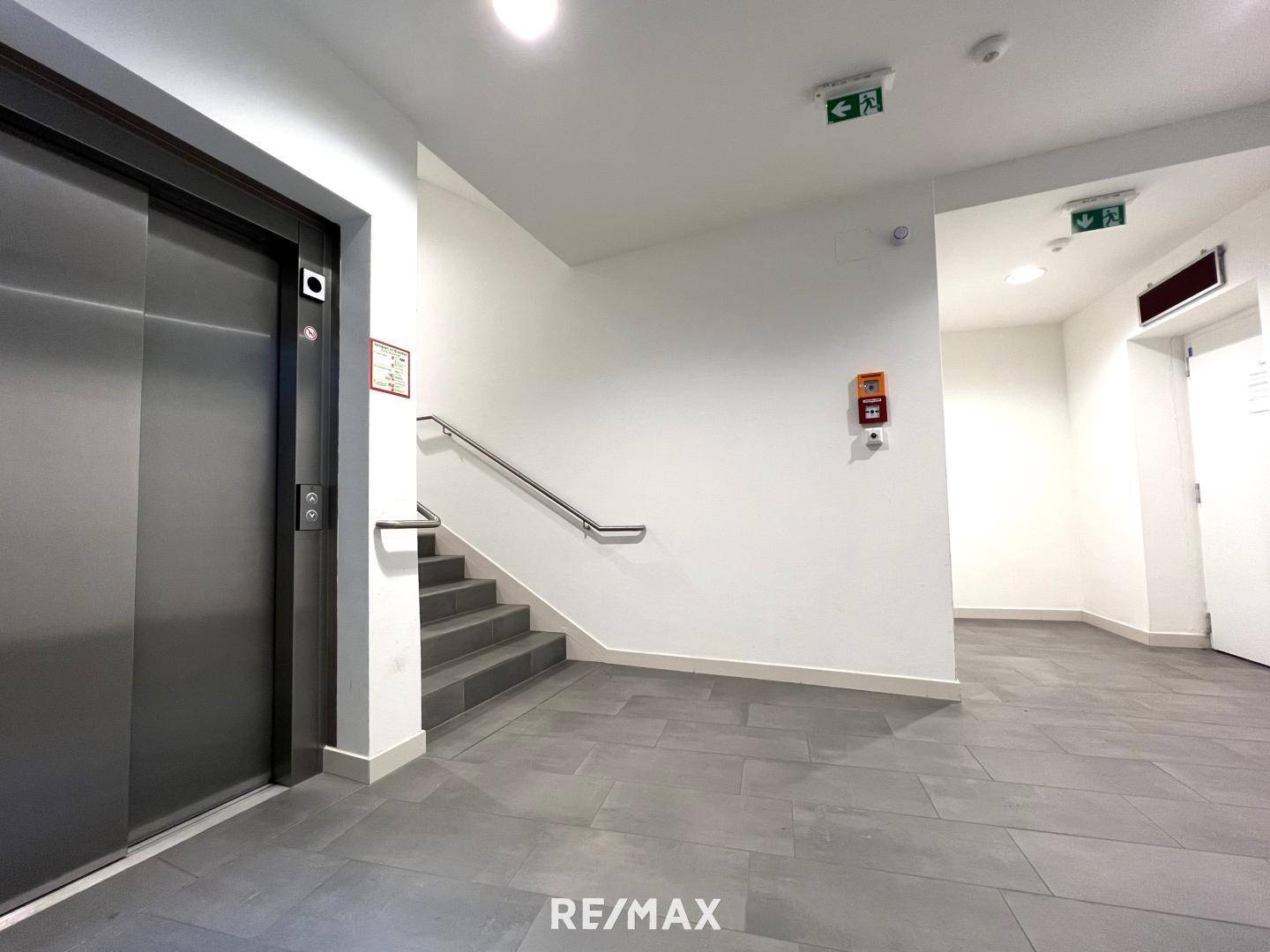 Lift samt Zugang Tiefgarage