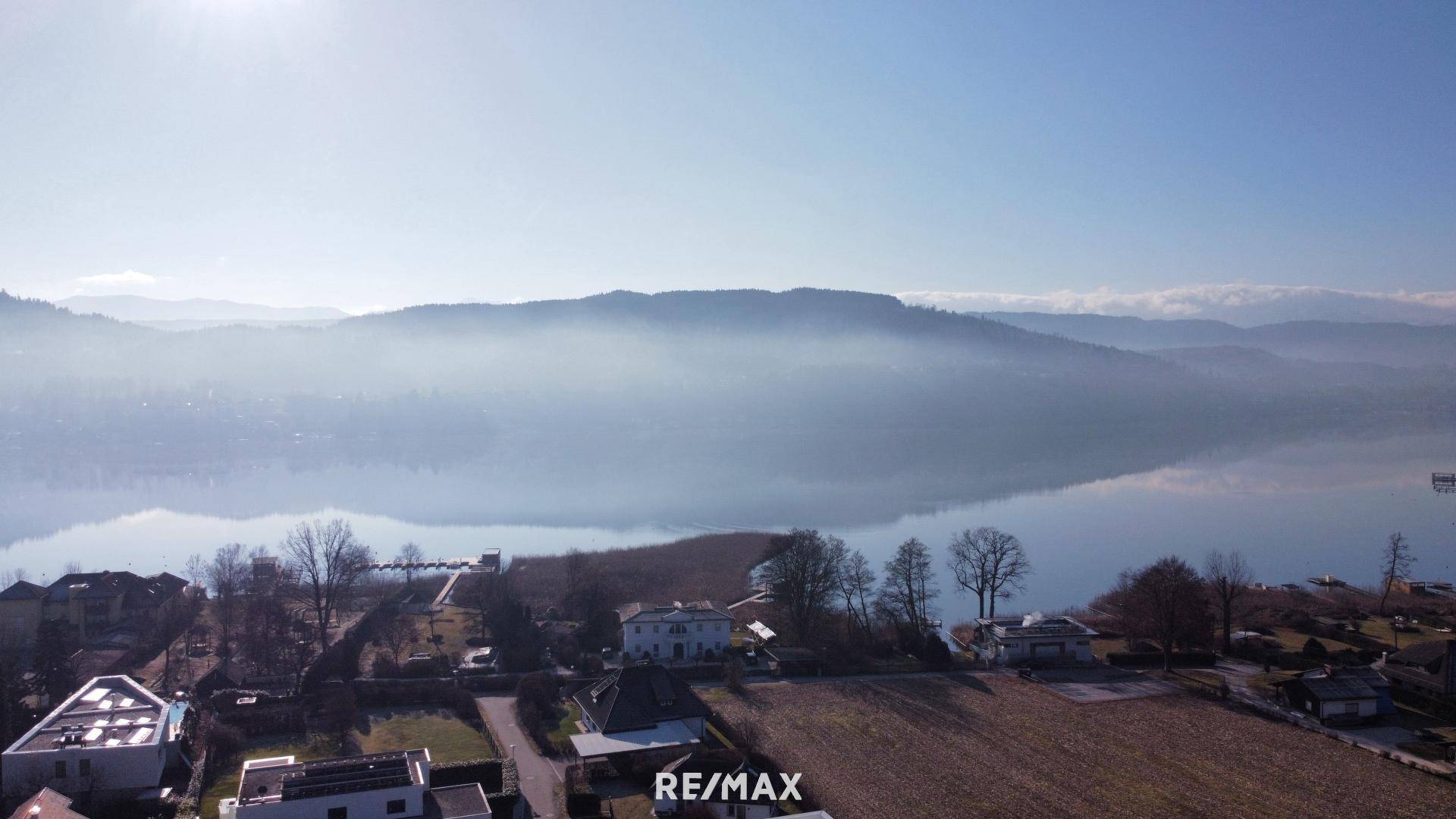 Distanz zum Wörthersee (Drohnenaufnahme)