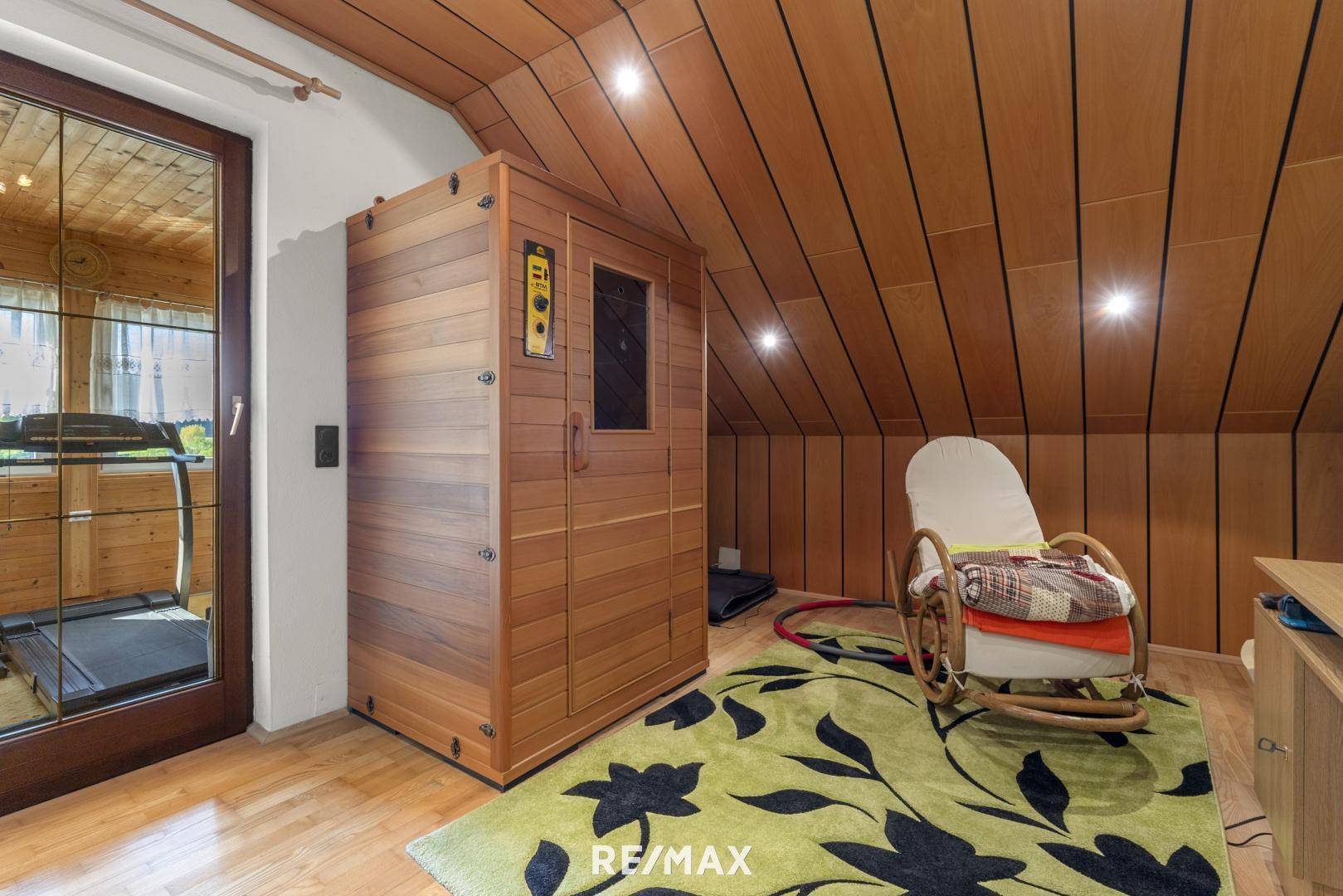 Zimmer mit Infrarotkabine