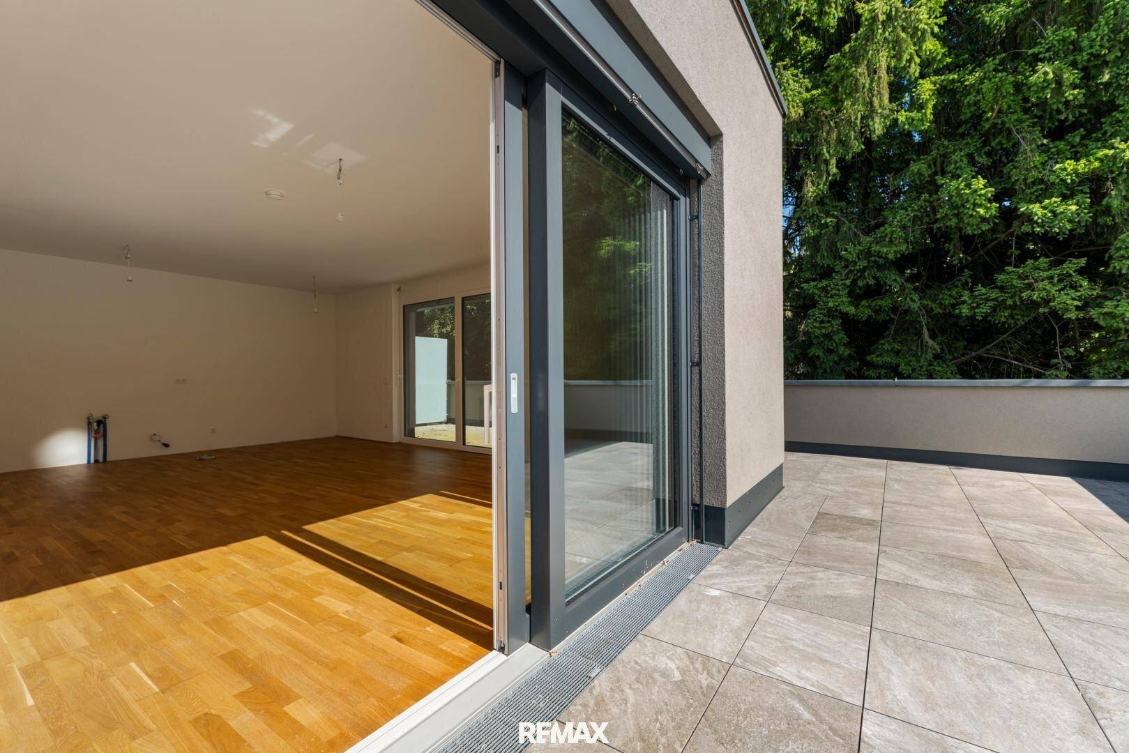 Exklusive Dachgeschosswohnung mit traumhafter Terrasse in Krumpendorf am Wörthersee – pohled 5