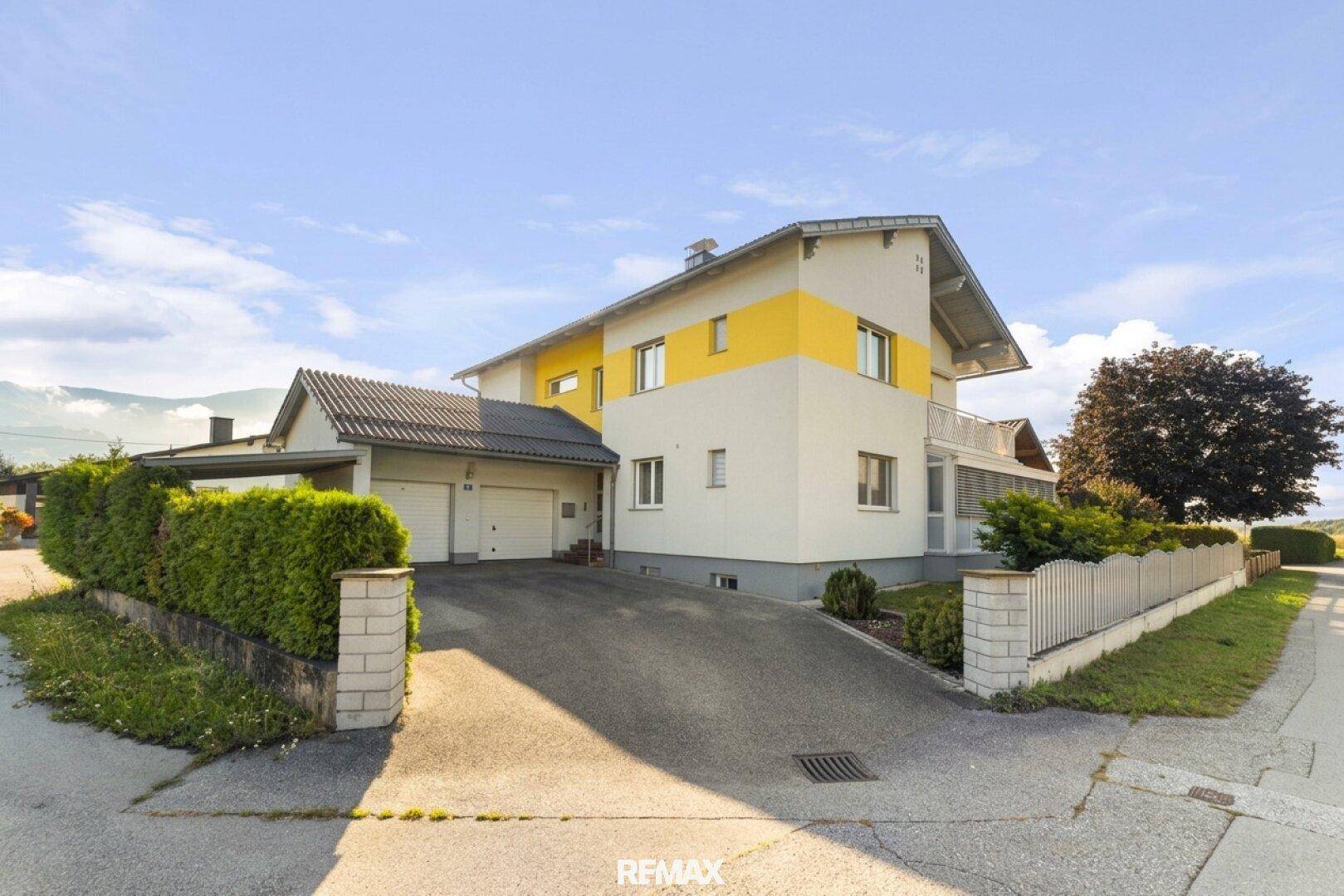 Haus mit Zufahrt Garage