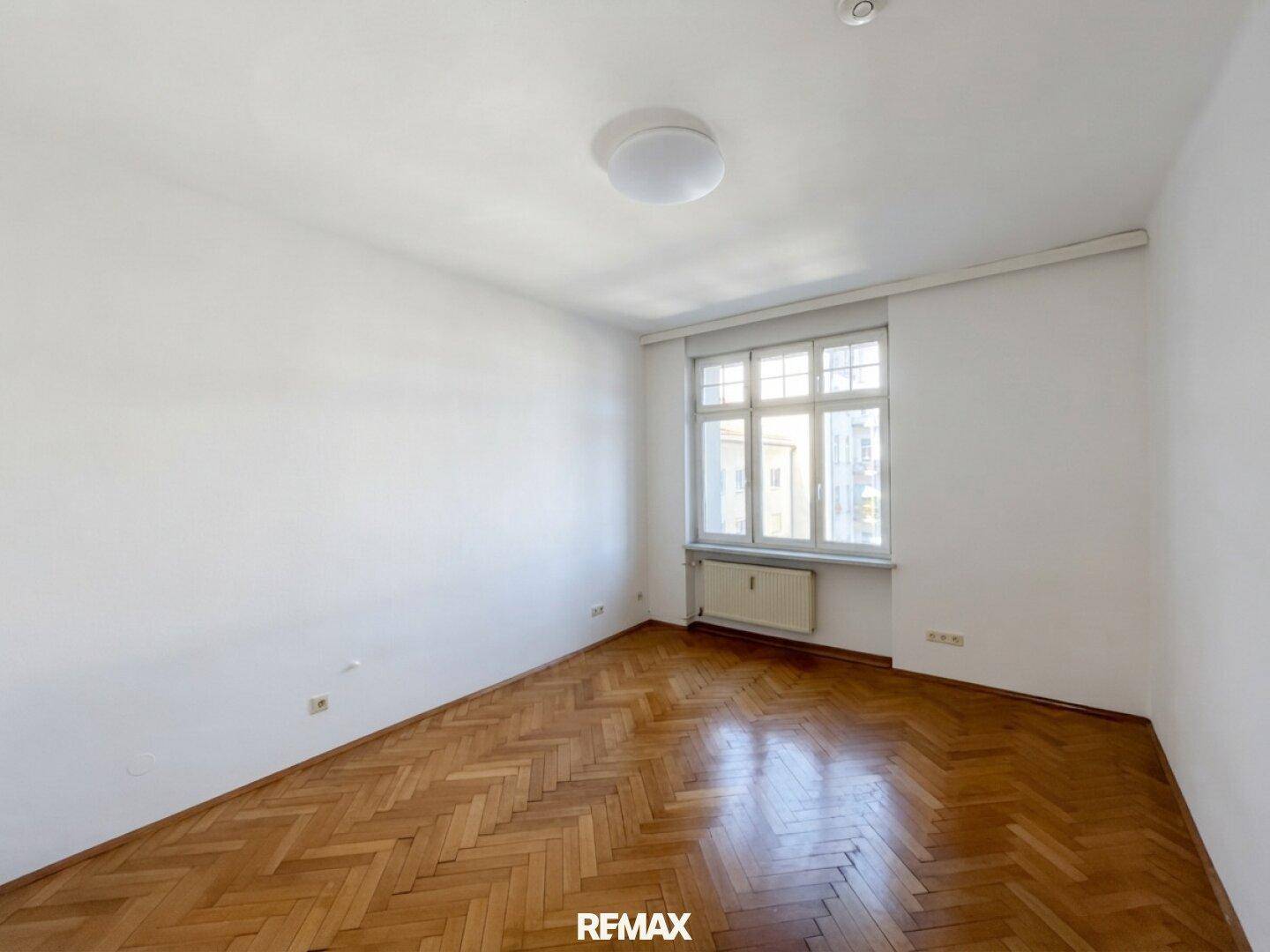 Wohn-/Ess-/Schlafzimmer