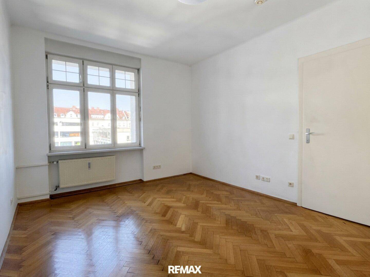Wohn-/Ess-/Schlafzimmer