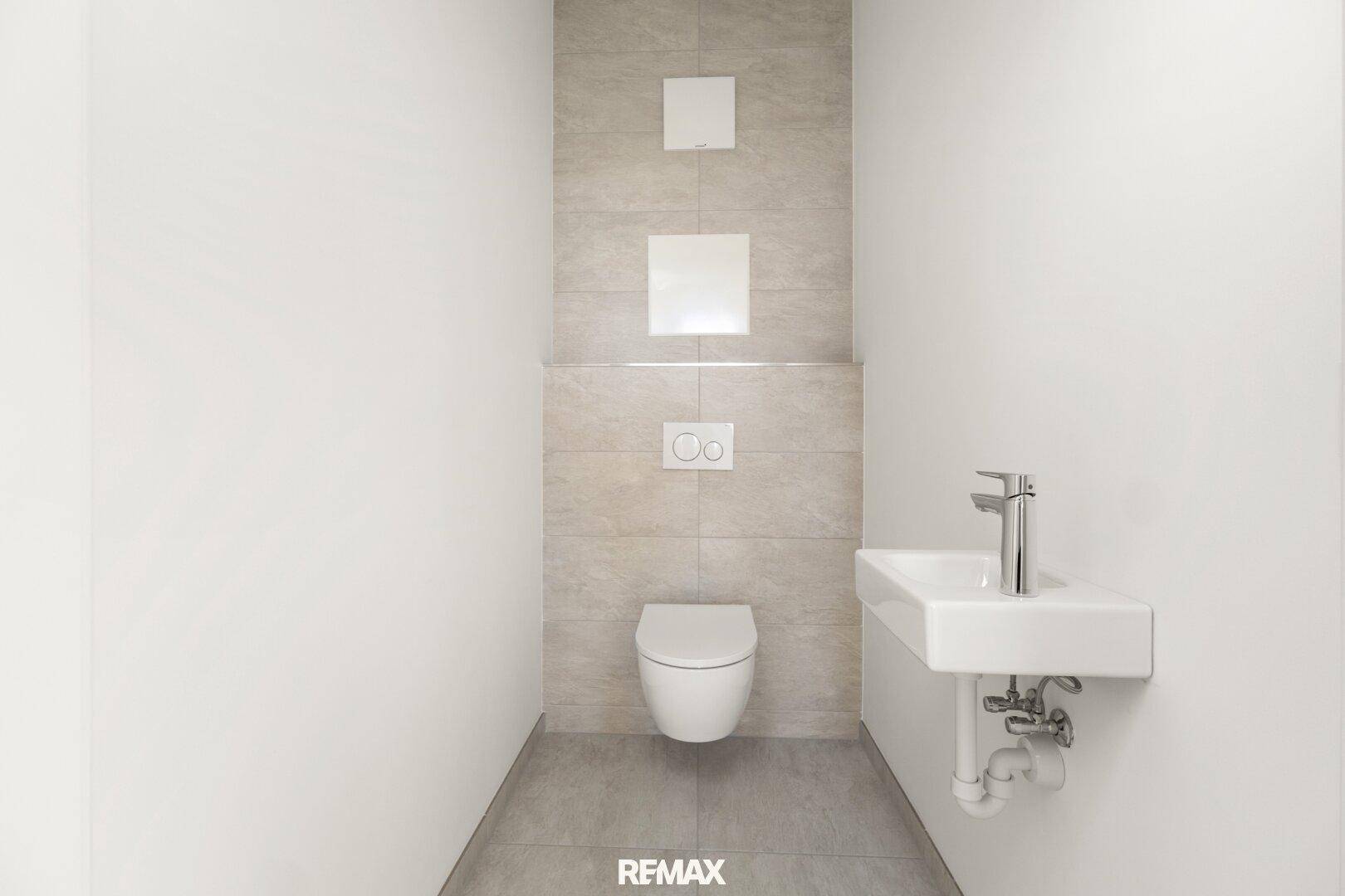 separates WC
