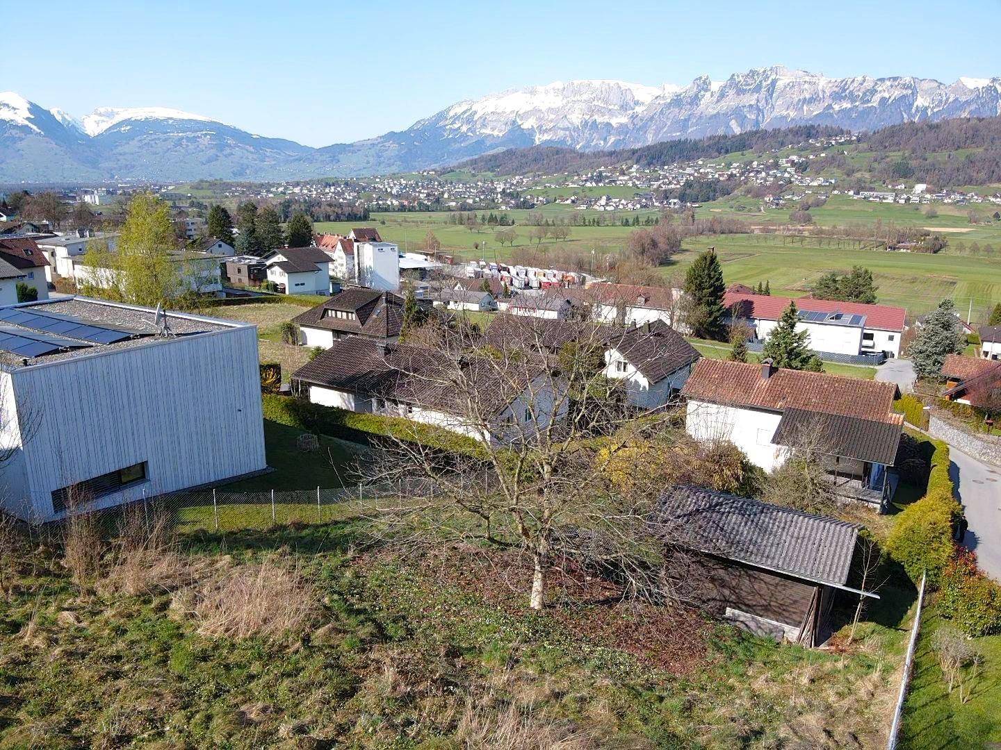 Traumhaftes Baugrundstück (Hanglage) in Feldkirch-Tisis mit herrlichem Blick auf die Schweizer Alpen - Ansicht 4