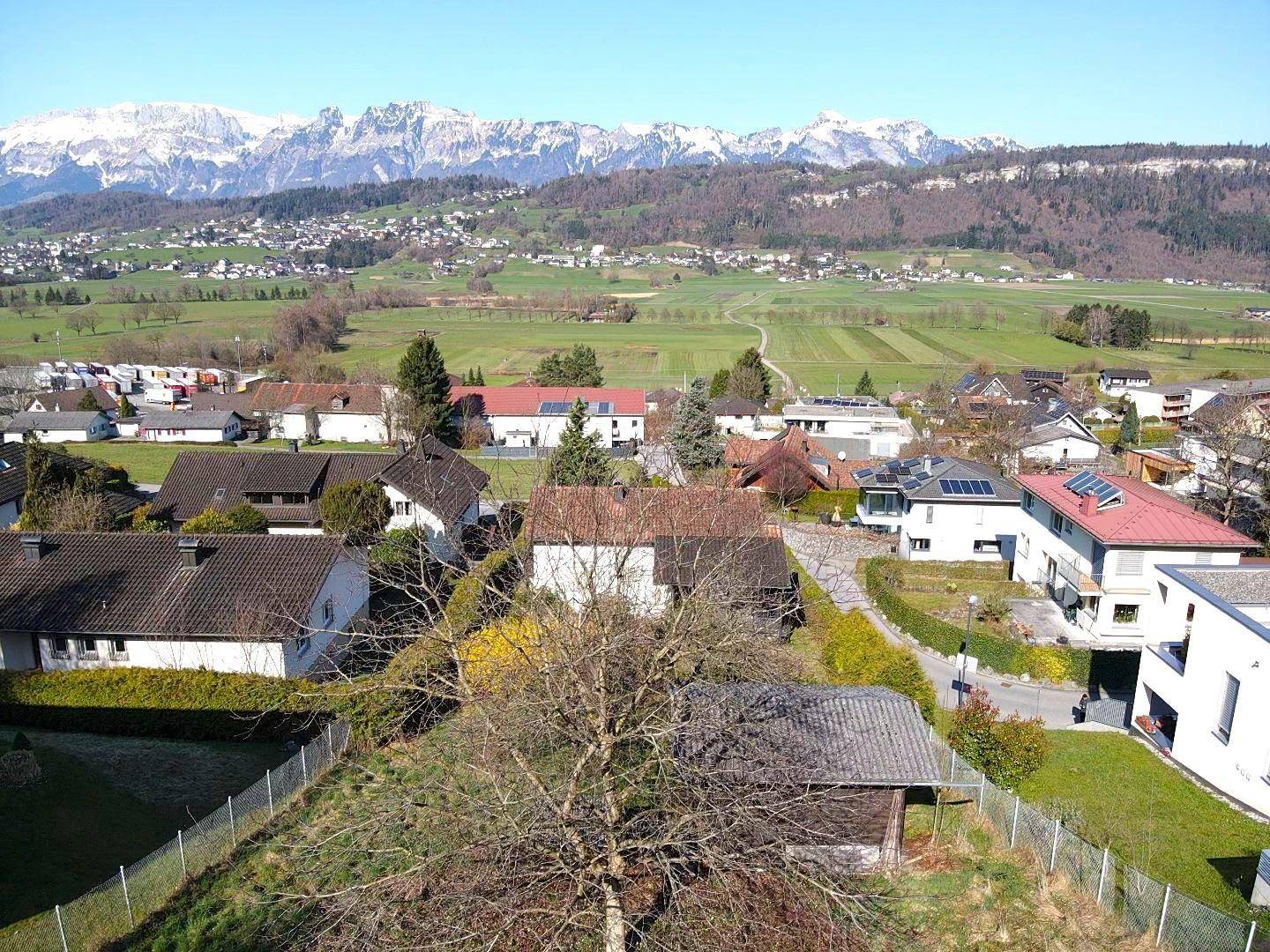 Traumhaftes Baugrundstück (Hanglage) in Feldkirch-Tisis mit herrlichem Blick auf die Schweizer Alpen - Ansicht 5