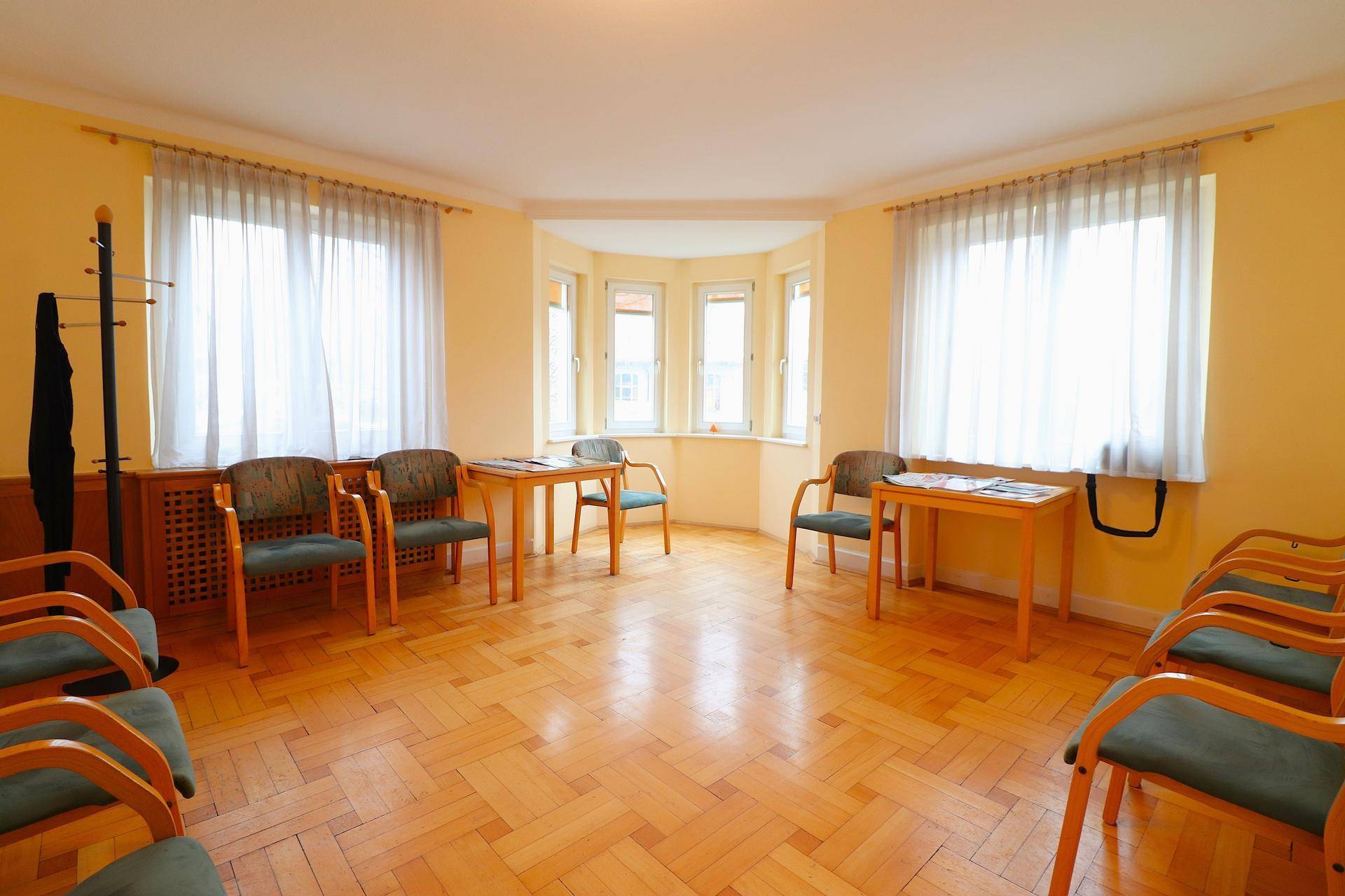 Stilvolles Wohnhaus mit bestehender Ordination im Herzen von Rankweil - Ansicht 6