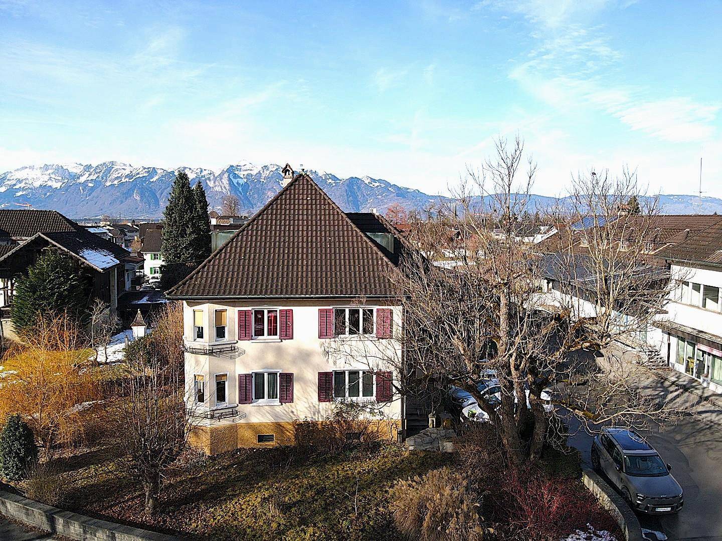 Stilvolles Wohnhaus mit bestehender Ordination im Herzen von Rankweil - Ansicht 3