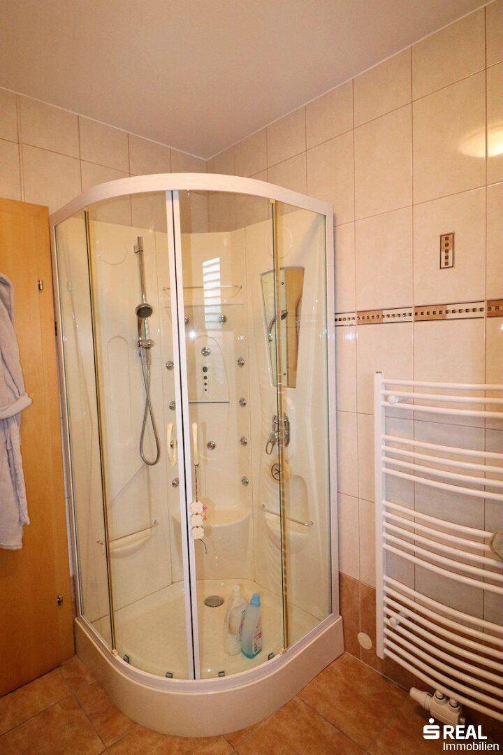 Badezimmer EG