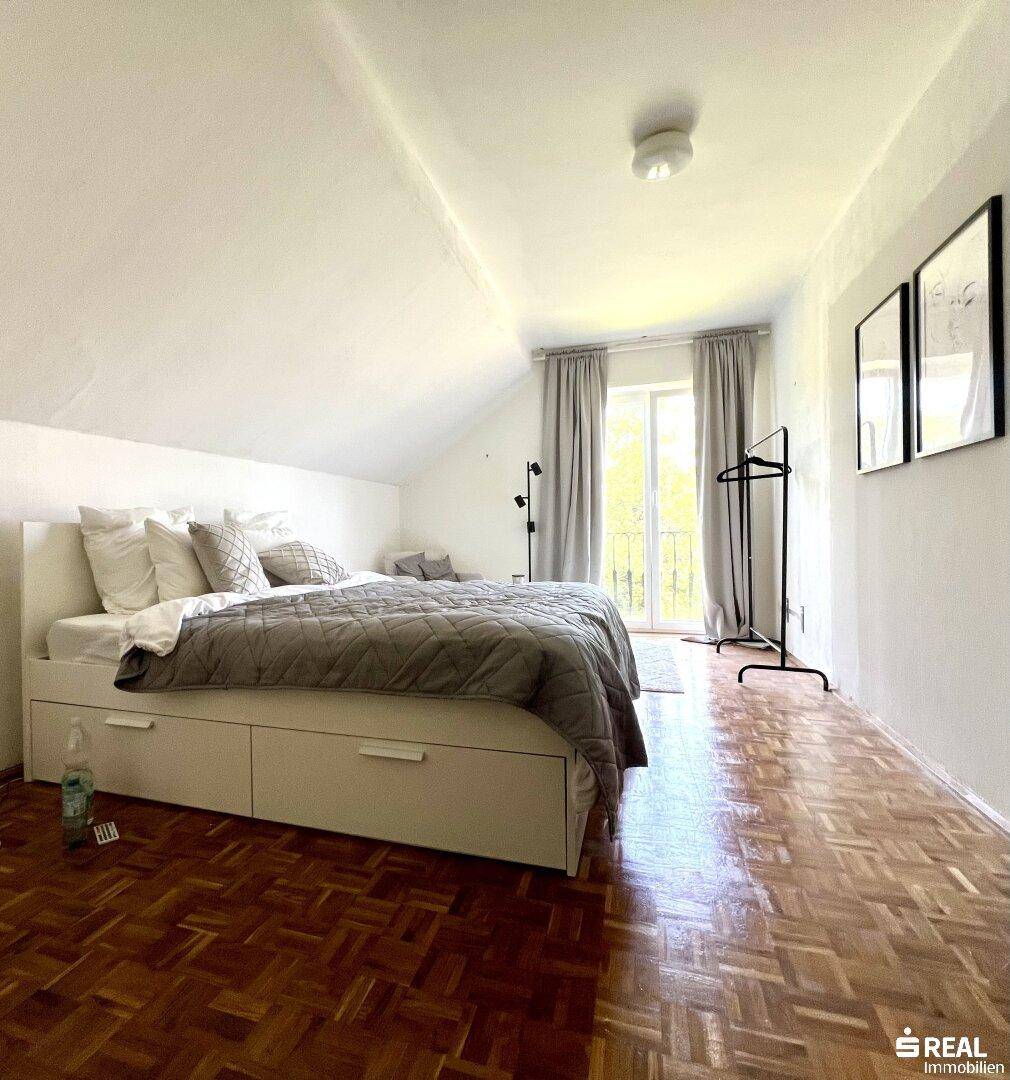 Schlafzimmer DG