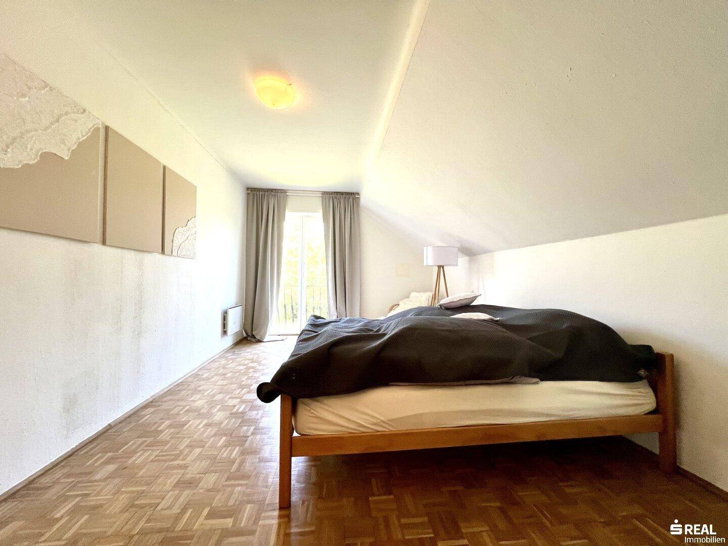 Schlafzimmer DG