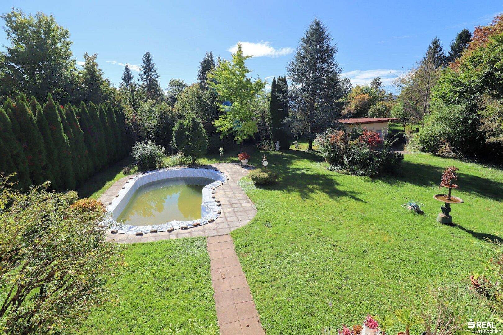 Pool und Garten