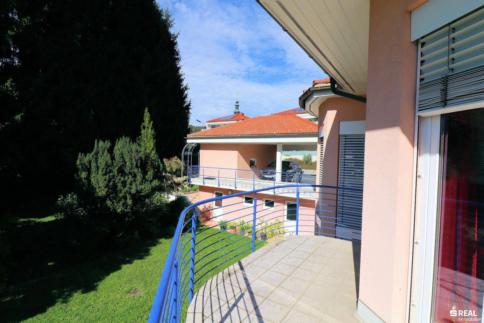 Carport und Garage