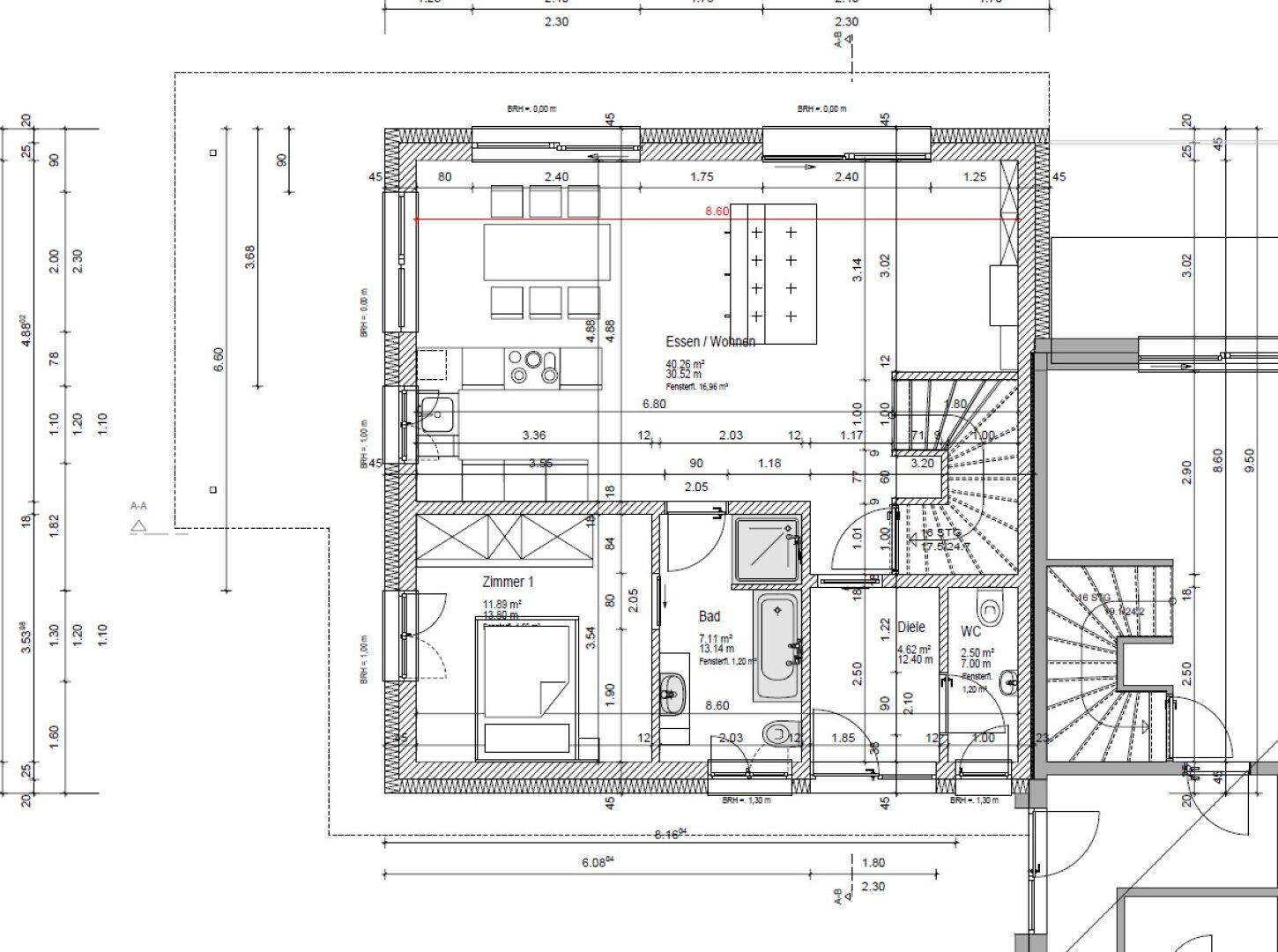 Grundriss des Hauptwohngeschosses mit offenem Wohn-Essbereich und Schlafzimmer.