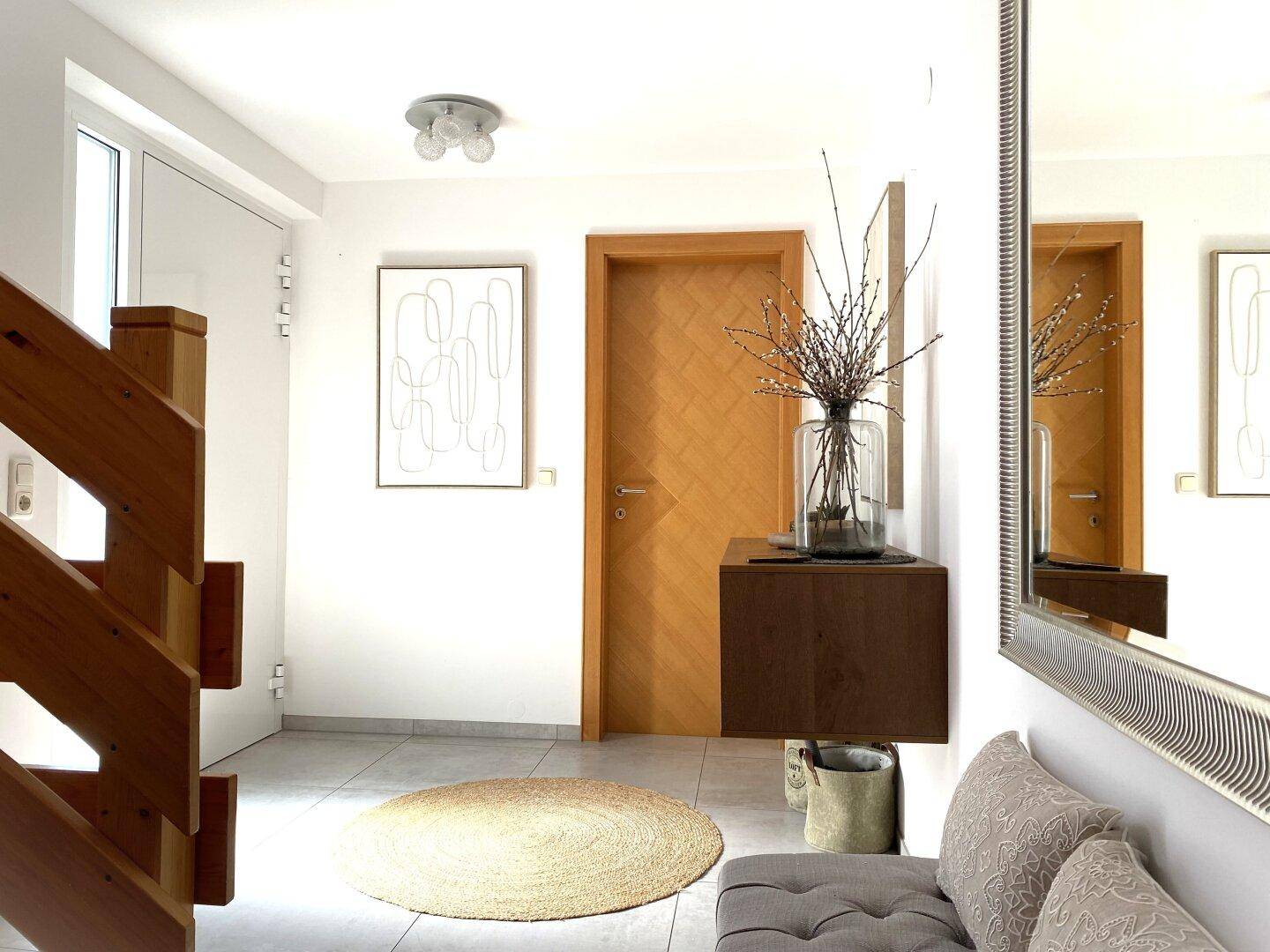 Attraktives 6-Zi-Reihenhaus in Feldkirch mit Garage &amp; moderner Ausstattung - Ansicht 2
