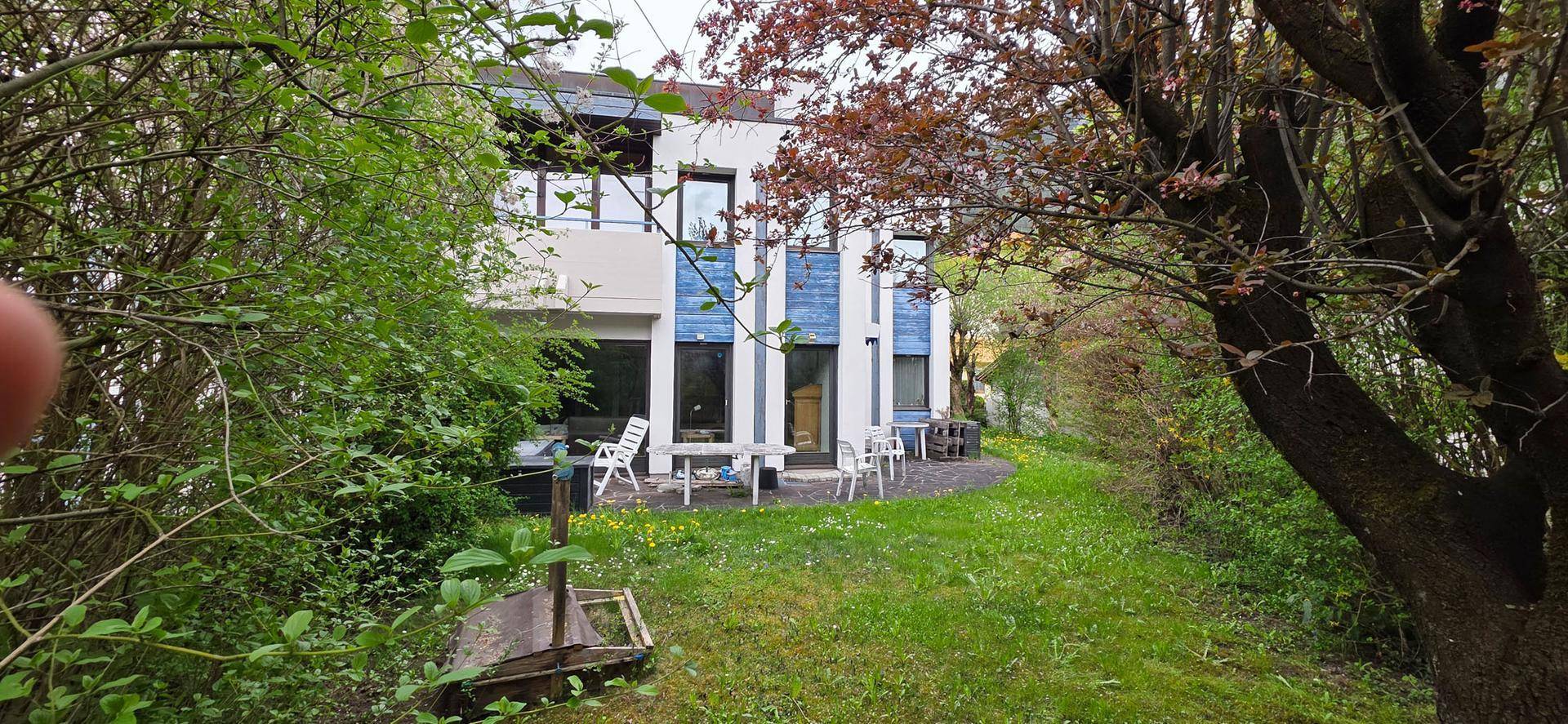 Großzügiges Wohnhaus zum Wohnen und arbeiten - View 2
