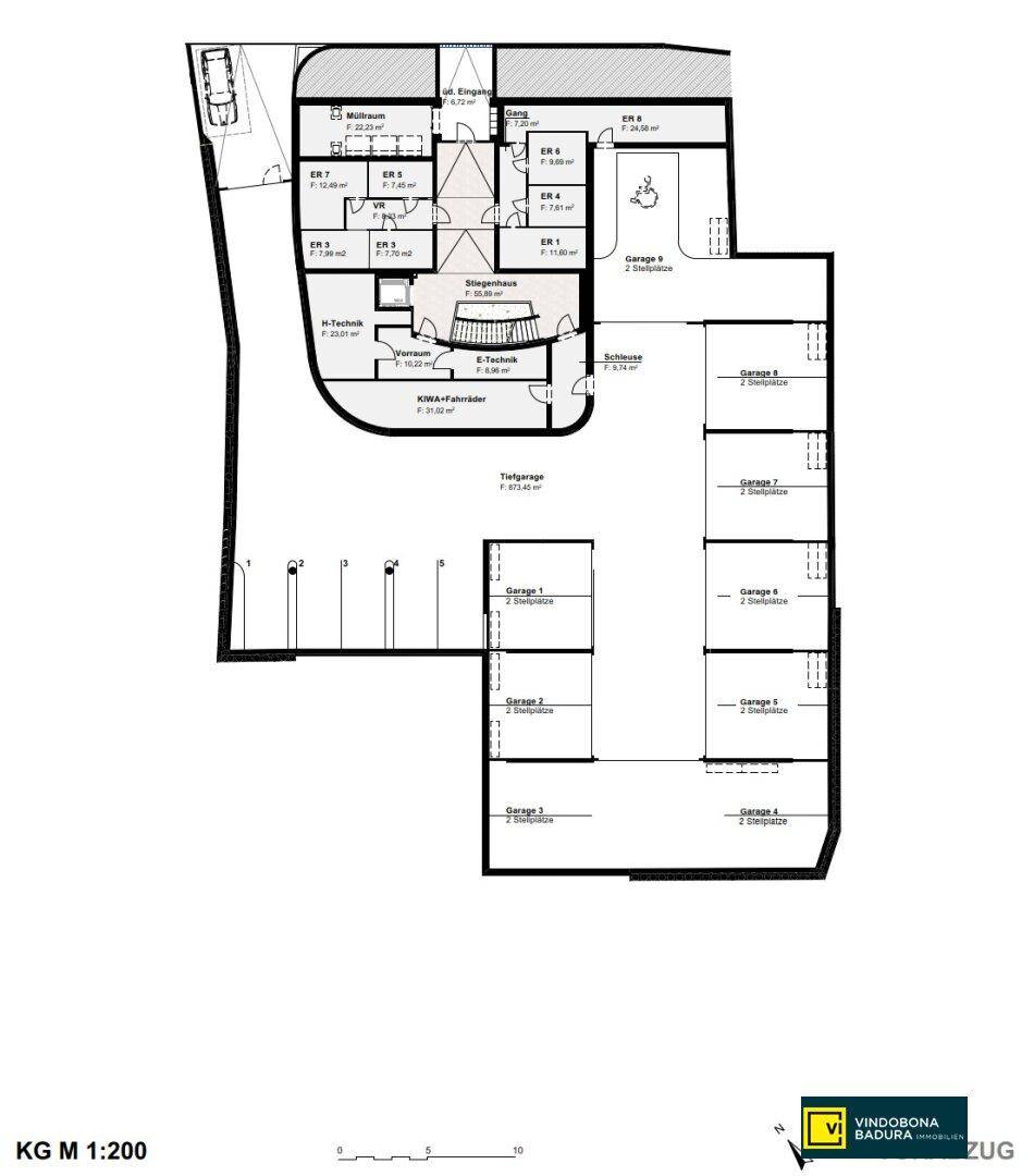 Grundriss des Kellergeschosses mit Tiefgarage, Technikraum und Abstellbereichen.