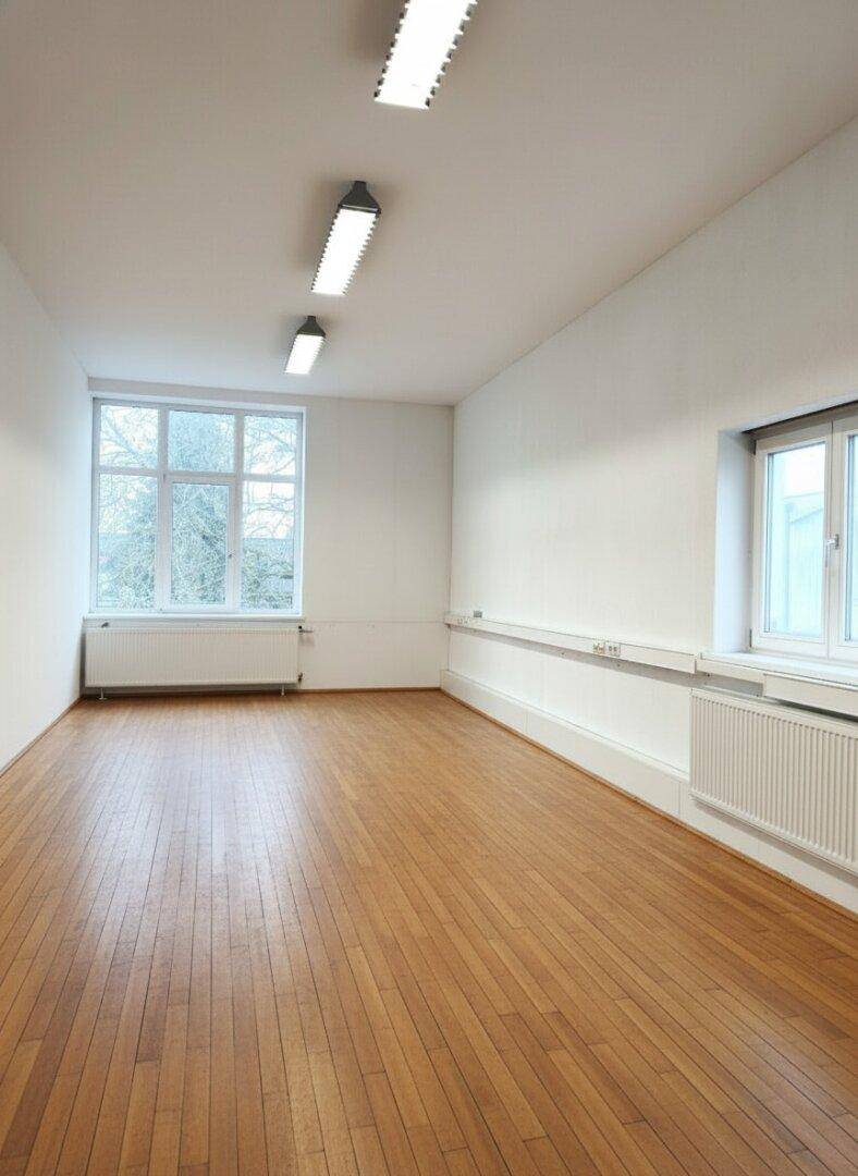 Bürofläche in Lauterach mit 3 Stellplätzen – 1. Etage, top Lage! - Ansicht 3