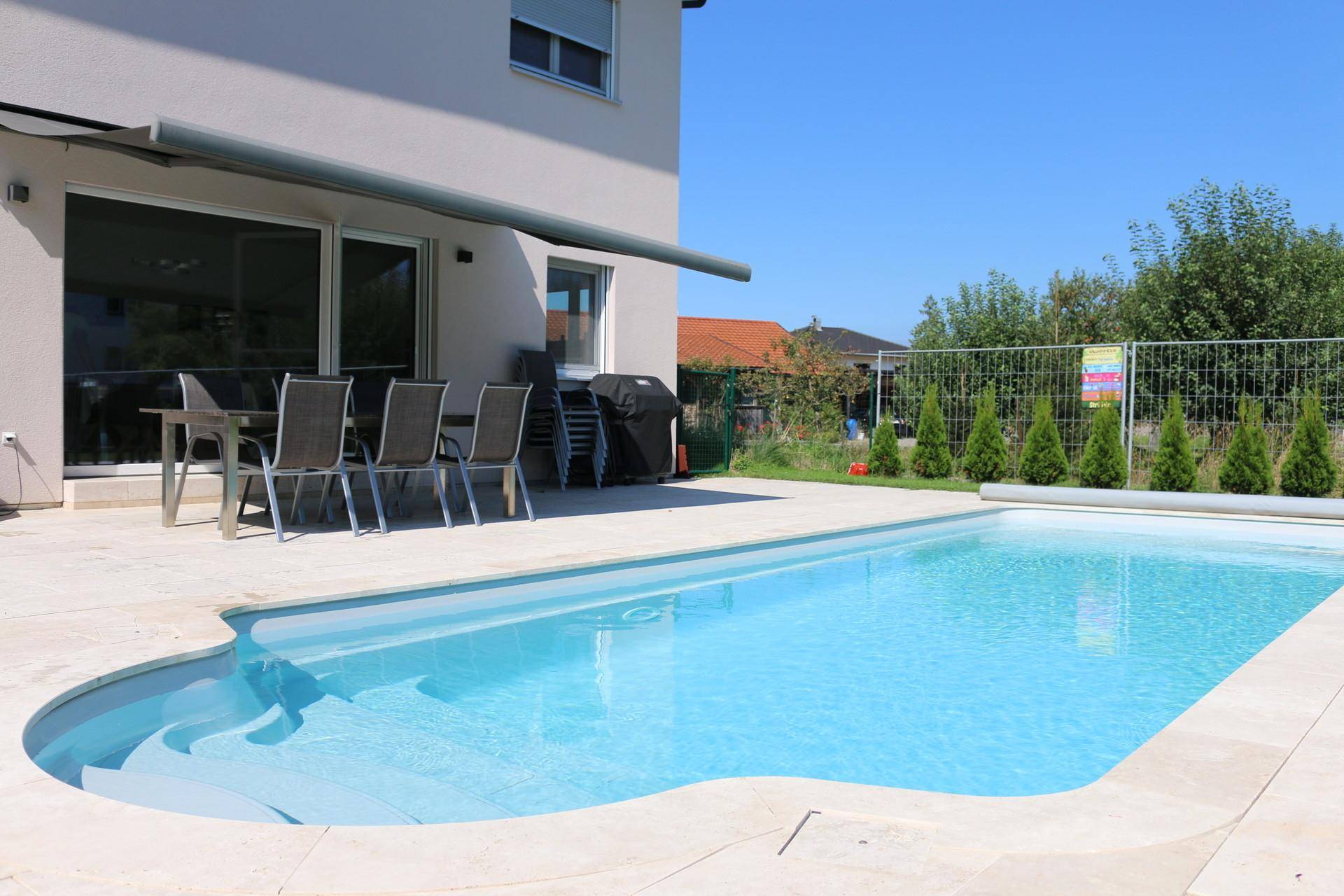 Pool-Terrasse