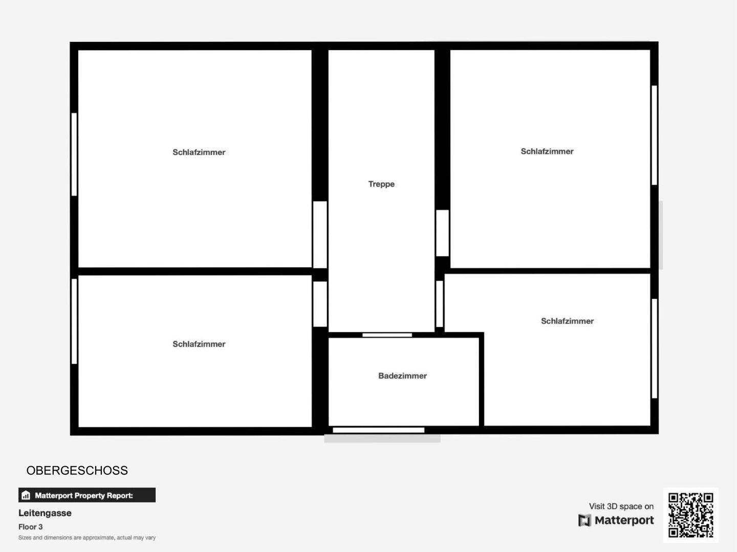 Grundriss des Obergeschosses mit drei Schlafzimmern und einem Badezimmer, verbunden durch eine Treppe.