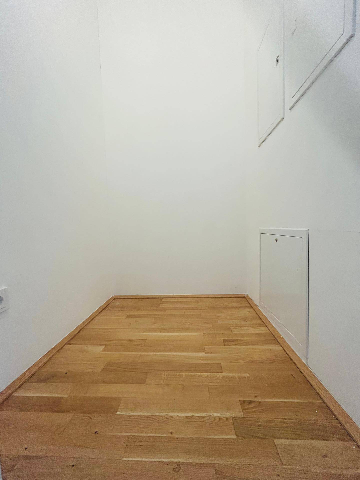 PROVISIONSFREI! WIENERBERG! BIOTOPE CITY! HELLE 2 ZIMMER MIT BALKON! RUHIG! EINBAUKÜCHE. - Więcej