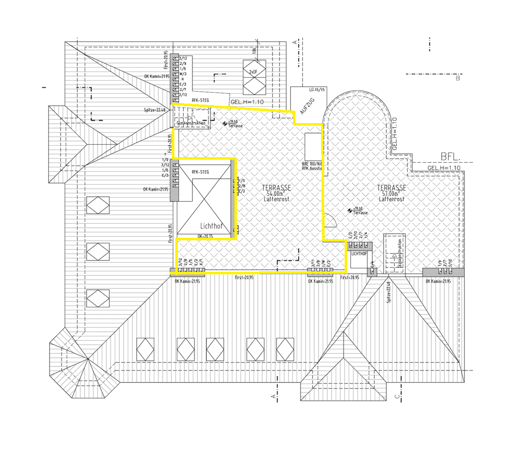 Grundriss der Dachterrasse mit großzügigen Flächen und Zugang zum Lichtschacht.