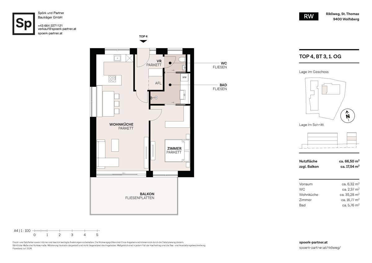 Grundriss einer Wohnung mit Wohnküche, Schlafzimmer, Bad und Balkon.
