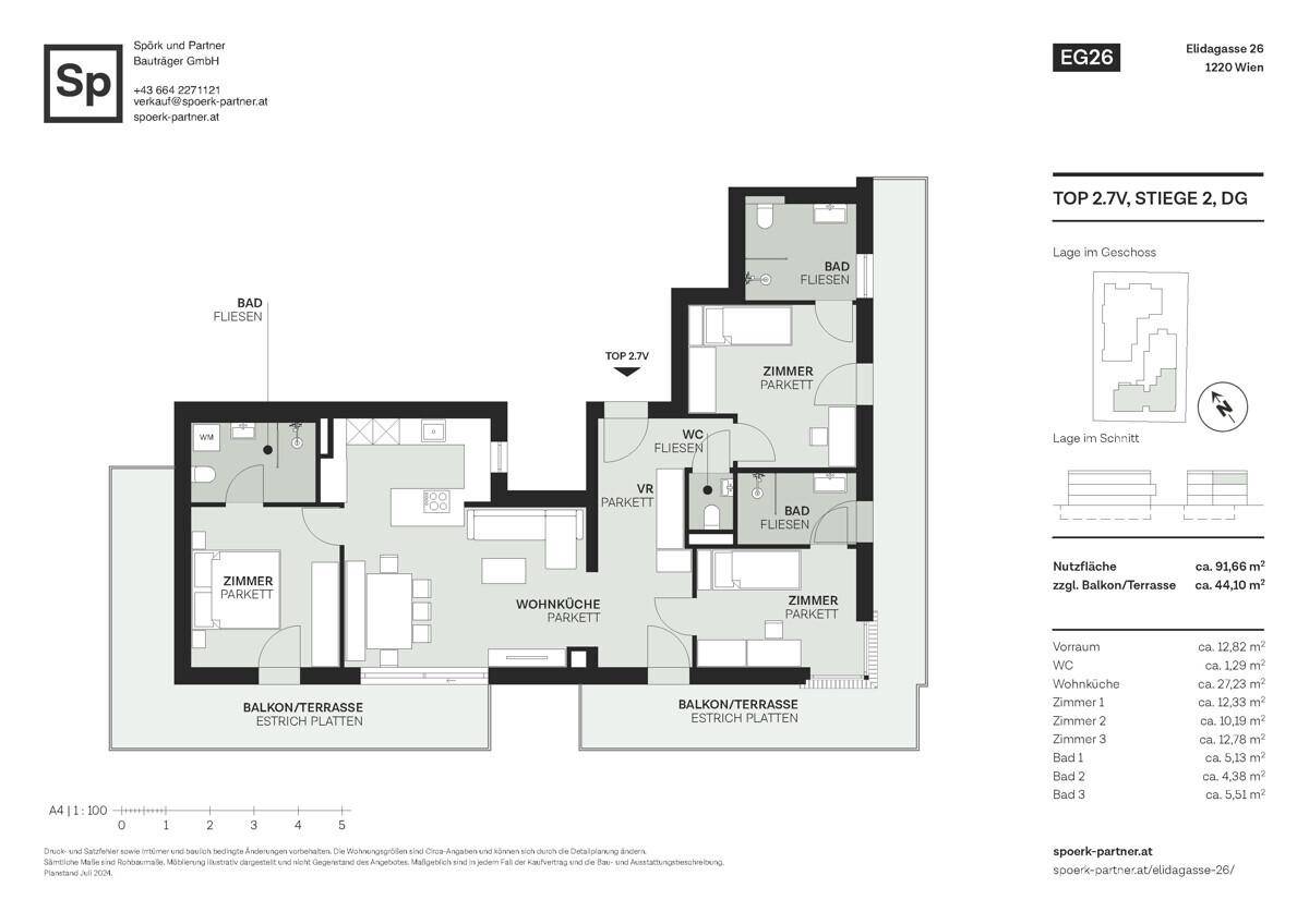 Grundriss einer Dachgeschosswohnung mit offener Wohnküche, drei Schlafzimmern, zwei Bädern, WC und zwei Balkonen/Terrassen.