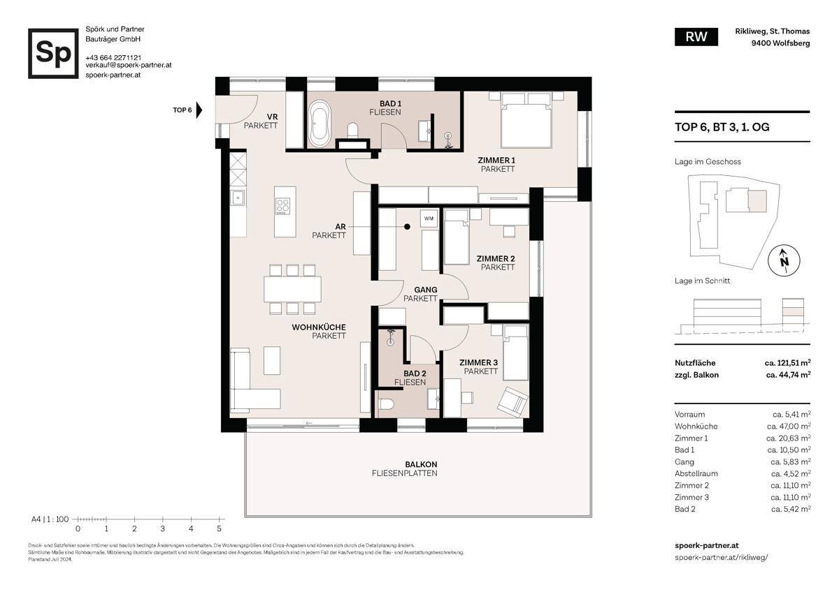 Grundriss der Obergeschosswohnung TOP 6 mit Balkon und zwei Bädern.