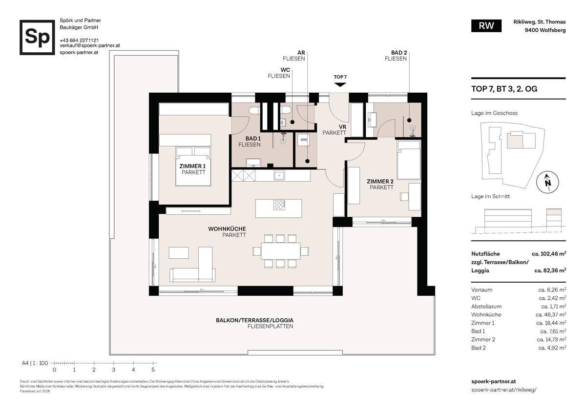 Grundriss der Obergeschosswohnung TOP 7 mit großem Balkon, Terrasse und zwei Bädern.