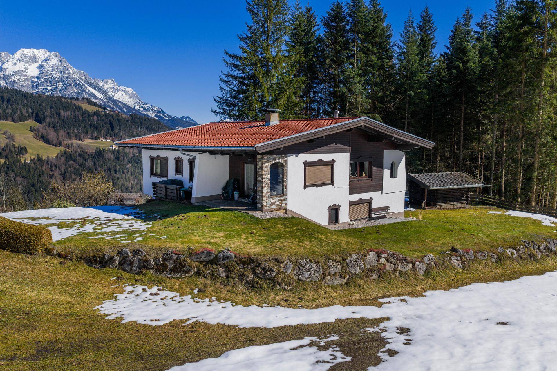 FREIZEITWOHNSITZ - Haus mit drei Wohnungen in sonniger Höhen- und Alleinlage von Söll in Tirol - Ansicht 3
