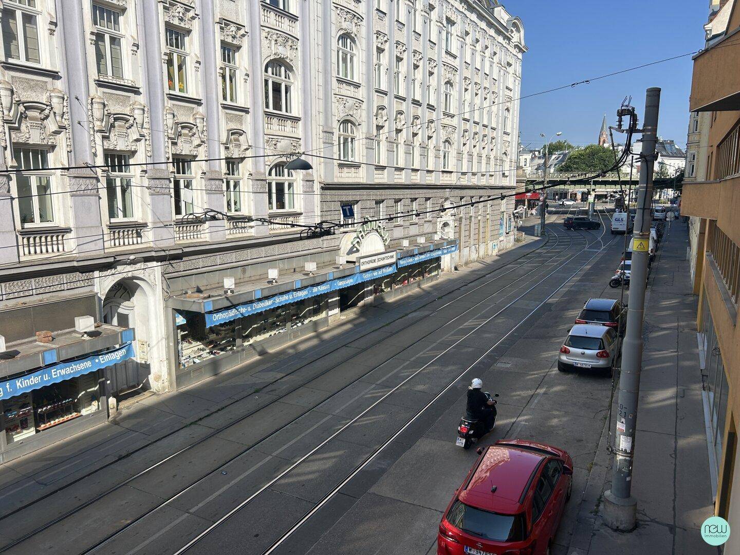 moderne, helle 2-Zimmer-Wohnung mit hofseitigem Balkon + allgemeiner Dachterrasse – další