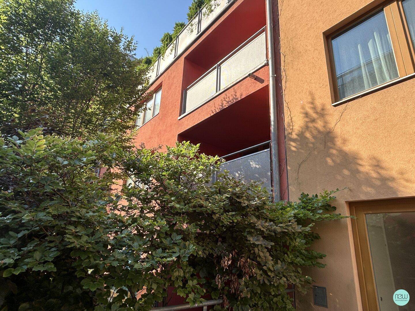moderne, helle 2-Zimmer-Wohnung mit hofseitigem Balkon + allgemeiner Dachterrasse – pohled 6