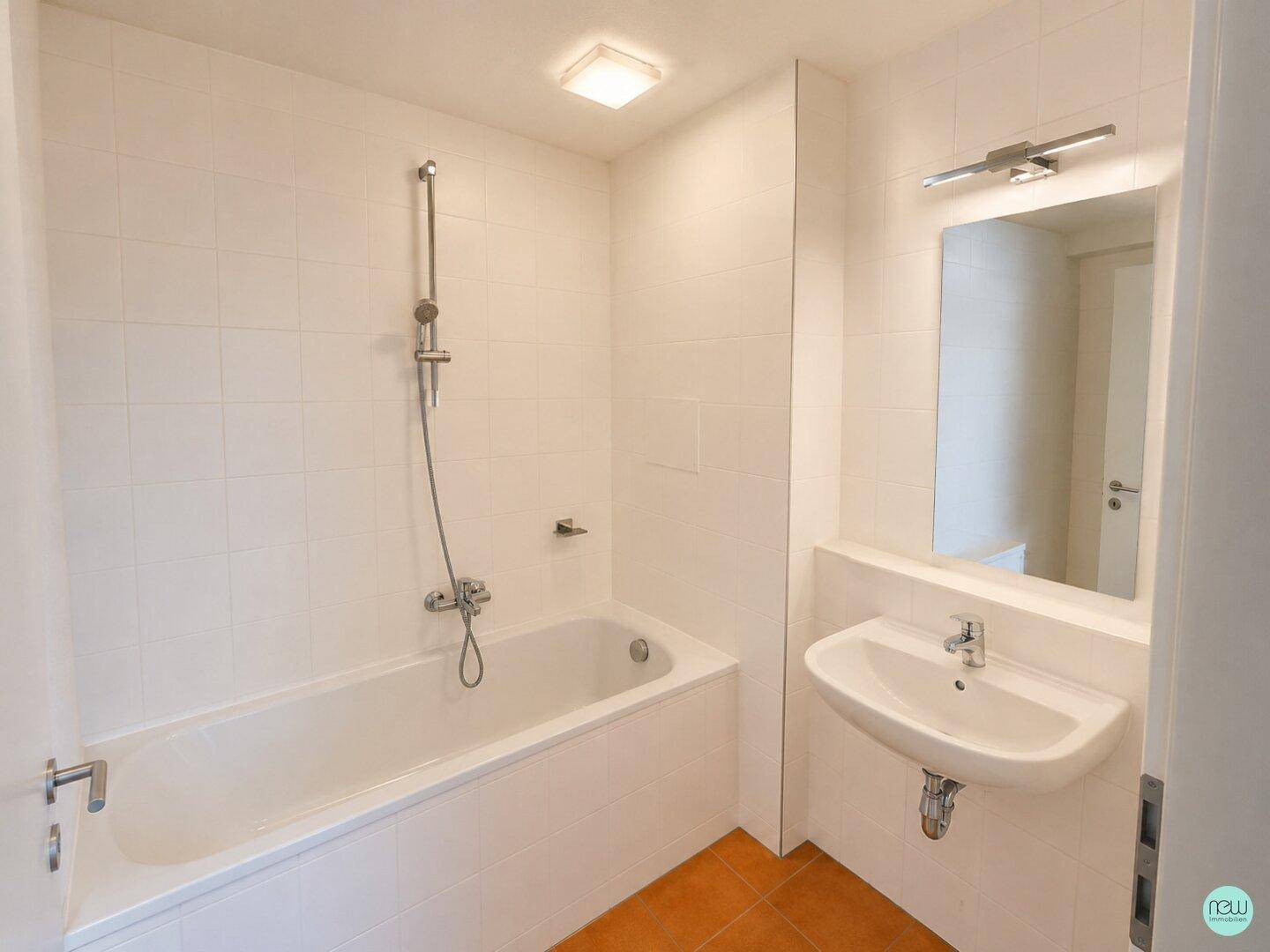 moderne, helle 2-Zimmer-Wohnung mit hofseitigem Balkon + allgemeiner Dachterrasse – pohled 5