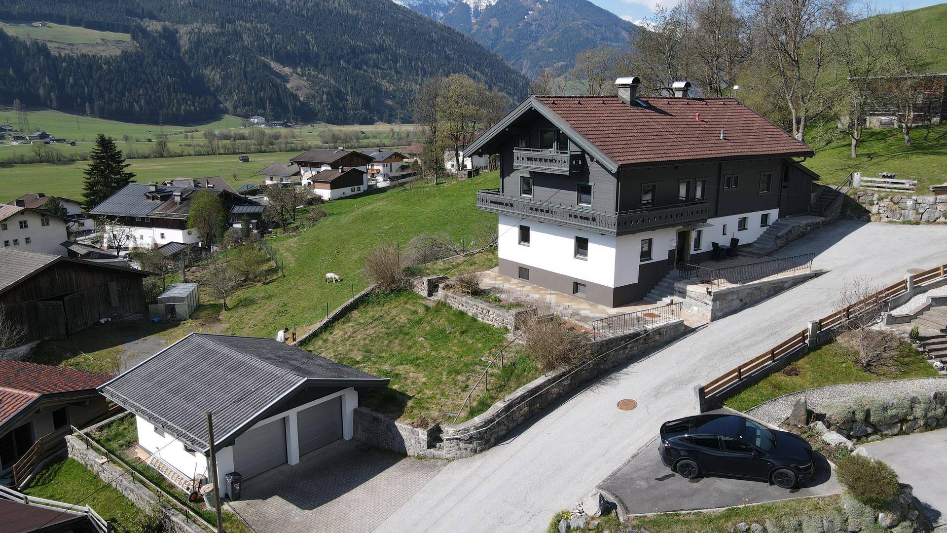 Freistehendes Mehrfamilienaus mit vielen Nutzungsmöglichkeiten am Dorfrand mit herrlichem Blick auf die Hohen Tauern - Ansicht 4