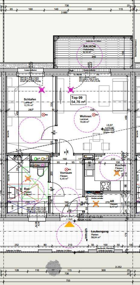 Grundriss der Wohnung Top 09 mit Schlafzimmer, Wohnzimmer, Küche, Bad und Balkon.