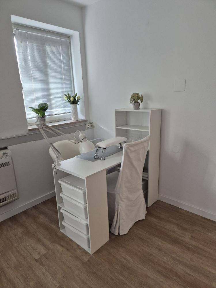 Arbeitsplätze für Kosmetik und Schönheitspflege – pohled 5