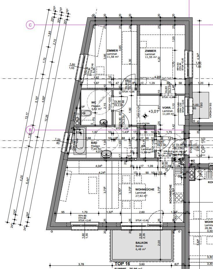 Detaillierter Grundriss einer Wohnung mit Balkon, offener Wohnküche und zwei Schlafzimmern.