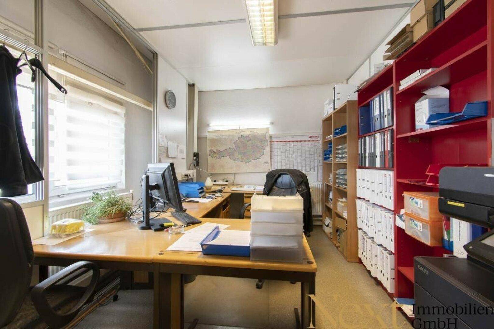 Meisterbüro in der Lagerfläche