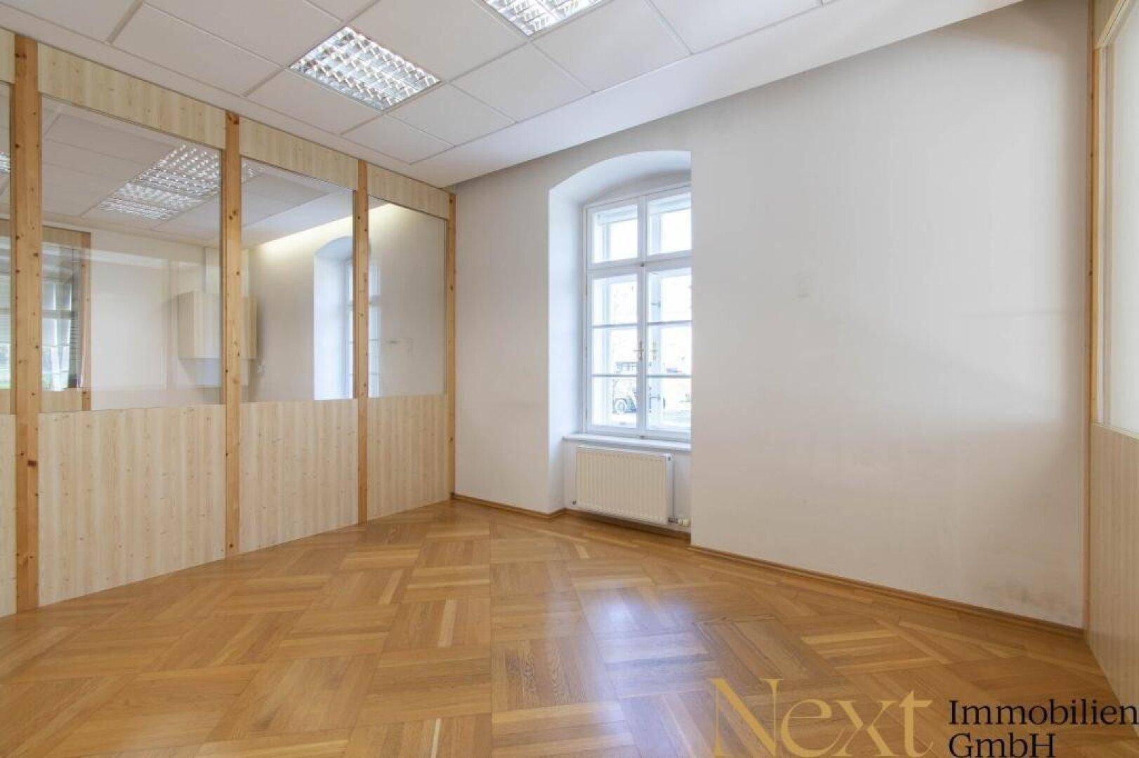 Büro 1