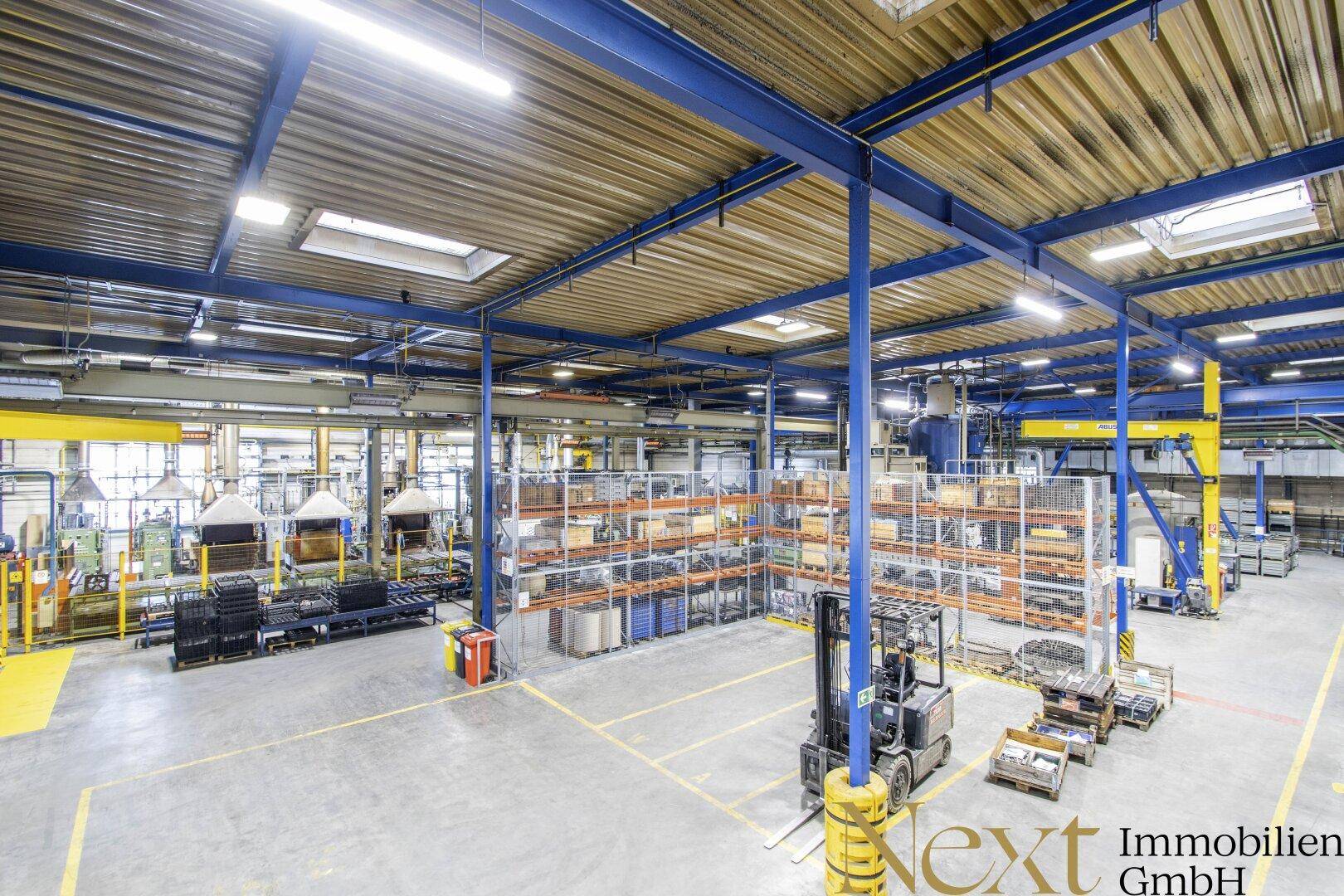 Vielseitige Lager- und Produktionshalle mit Büro in Top-Lage von Marchtrenk zu vermieten! 2.500 KVA vorhanden! - Ansicht 2
