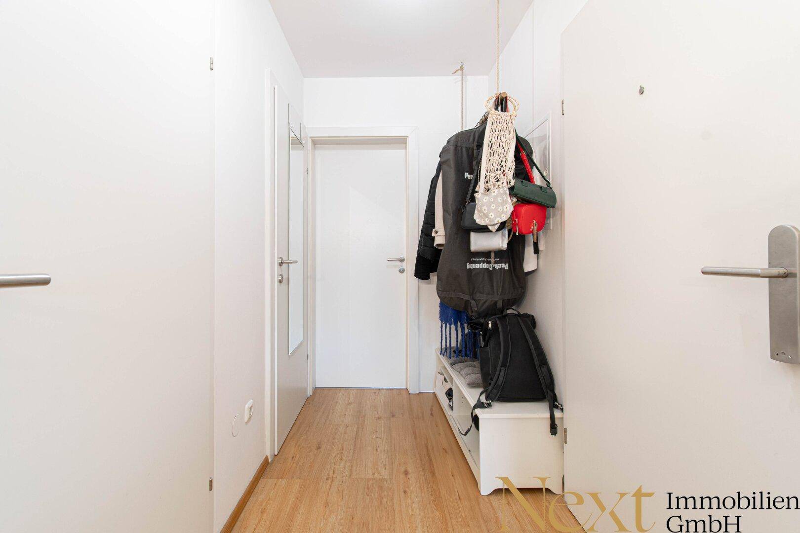 Musterfoto - Garderobe
